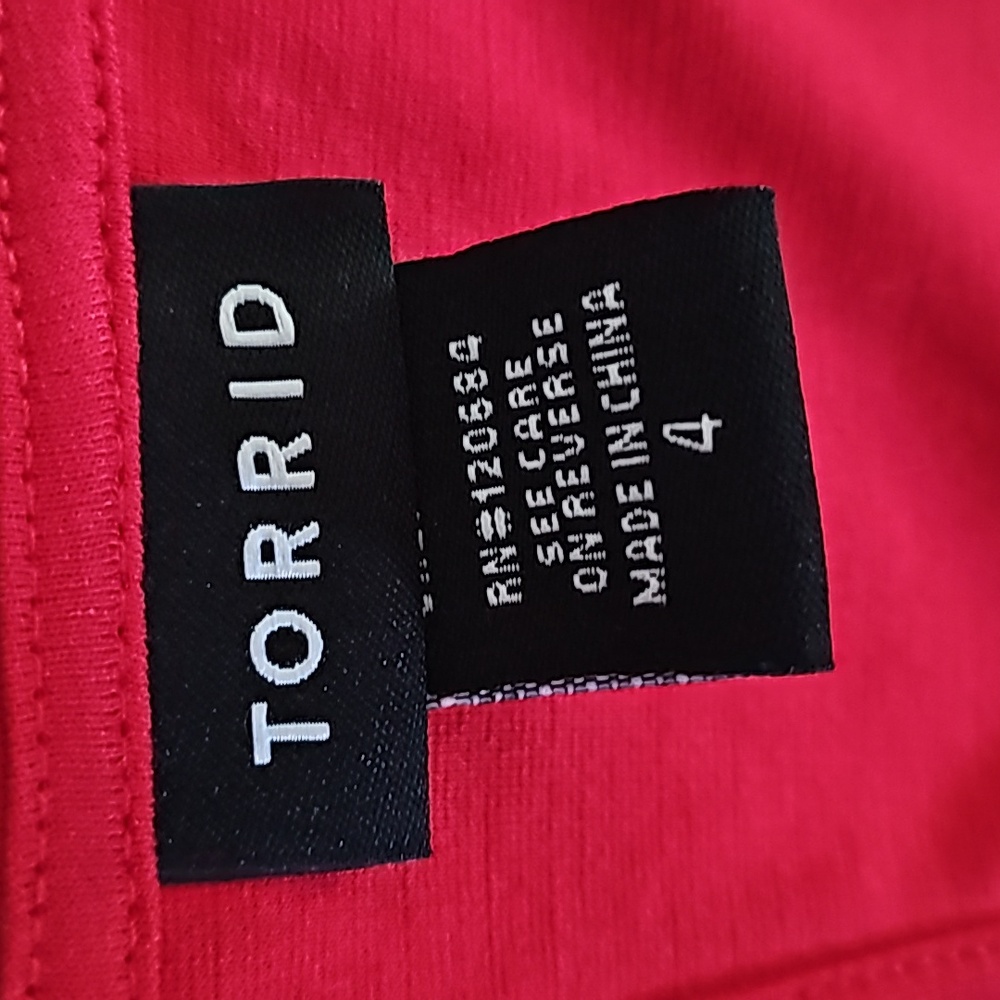 Torrid Red Peplum Sweetheart Top 4x - Picture 3 of 3